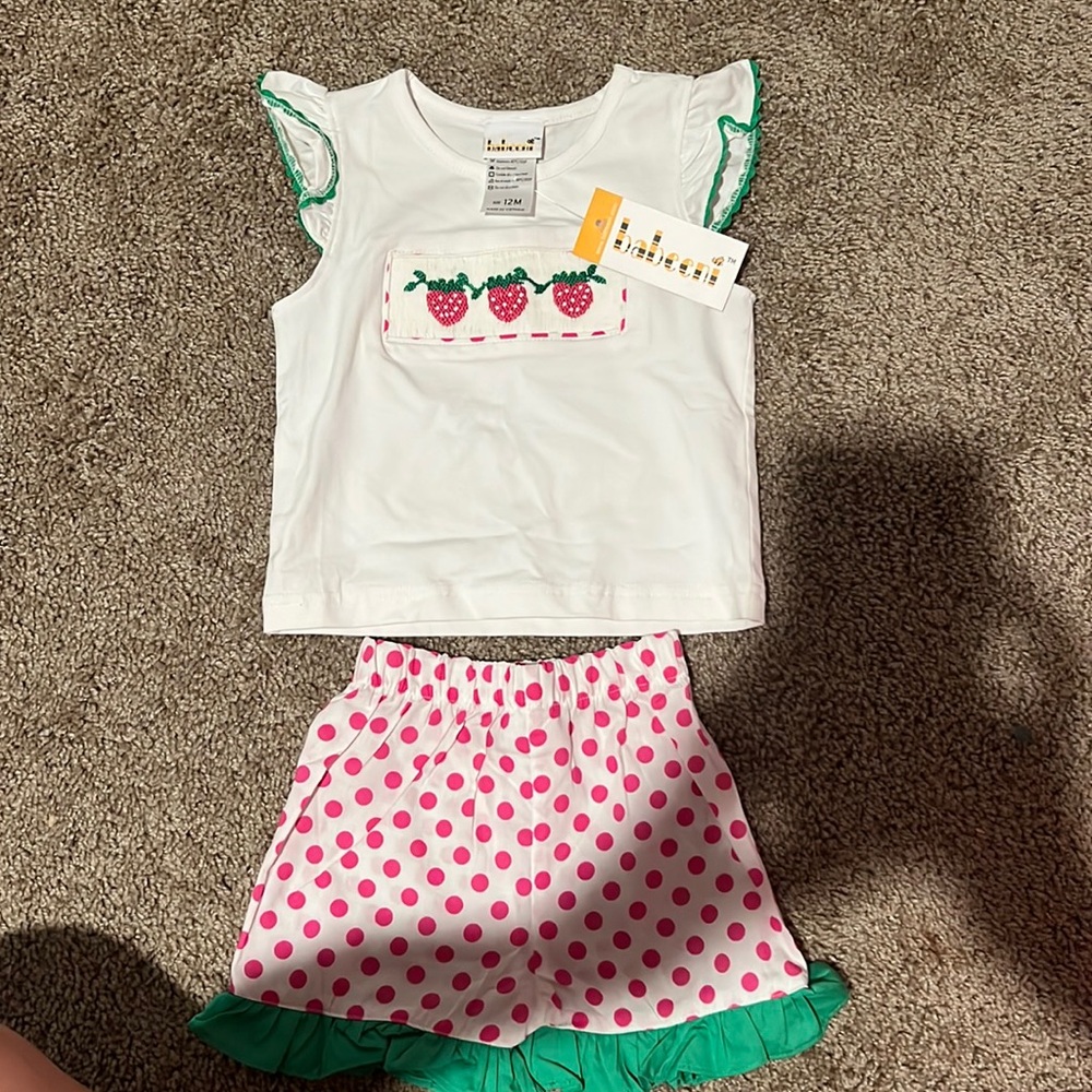 Strawberry smocked set